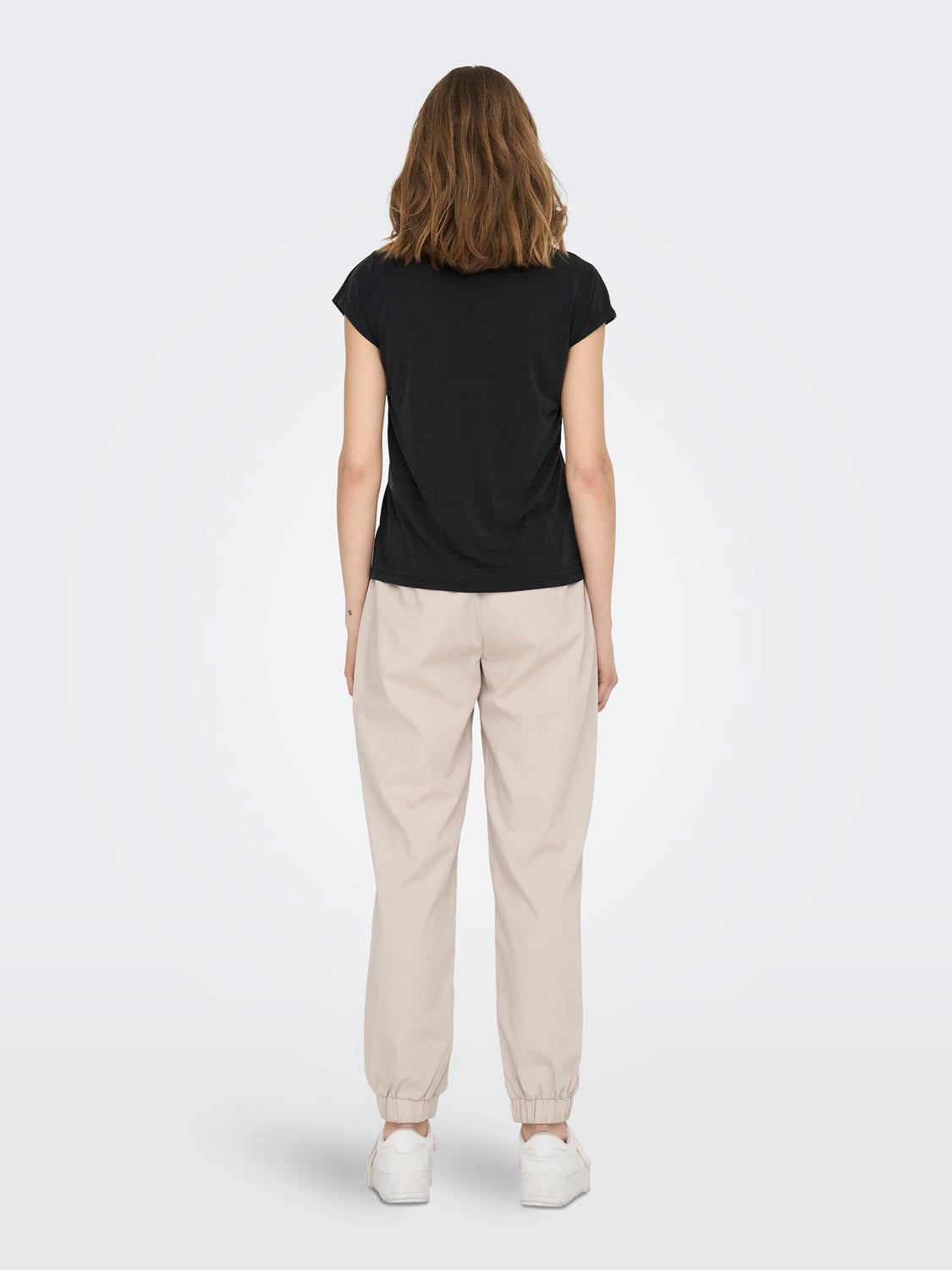 model_shot-back
